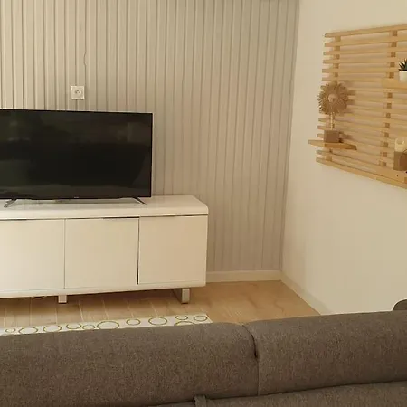 Дом отдыха Studio Et Pavillon En Bois Independants Montbazin