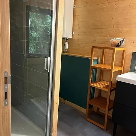 Дом отдыха Studio Et Pavillon En Bois Independants