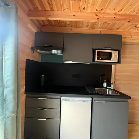 Дом отдыха Studio Et Pavillon En Bois Independants
