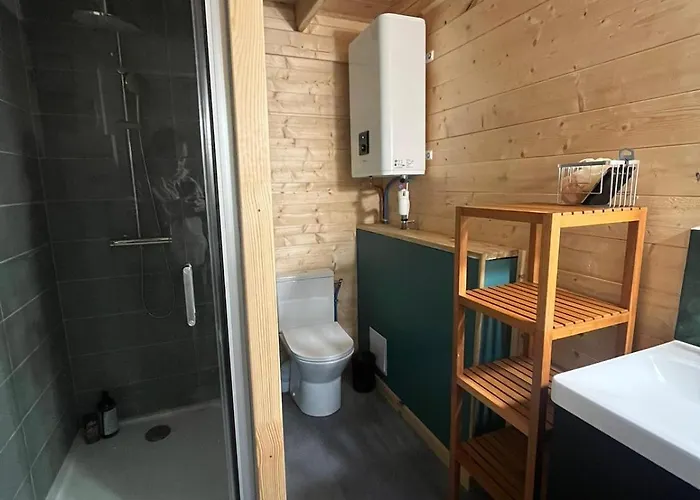 Petite En Bois * Montbazin